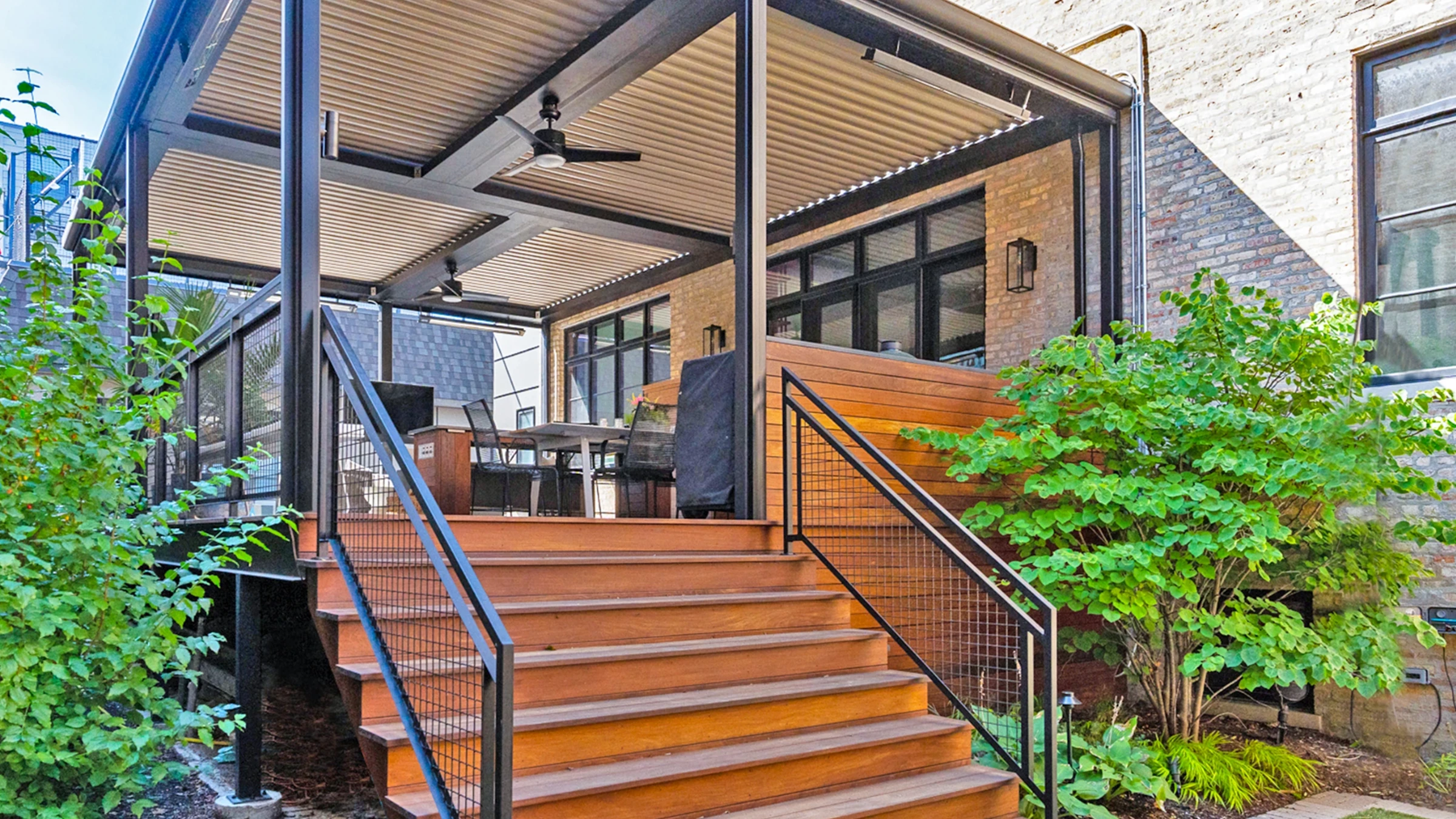 Luxury Rooftop Retreat with Garden Lounge projects residential luxury-rooftop-retreat-with-garden-lounge